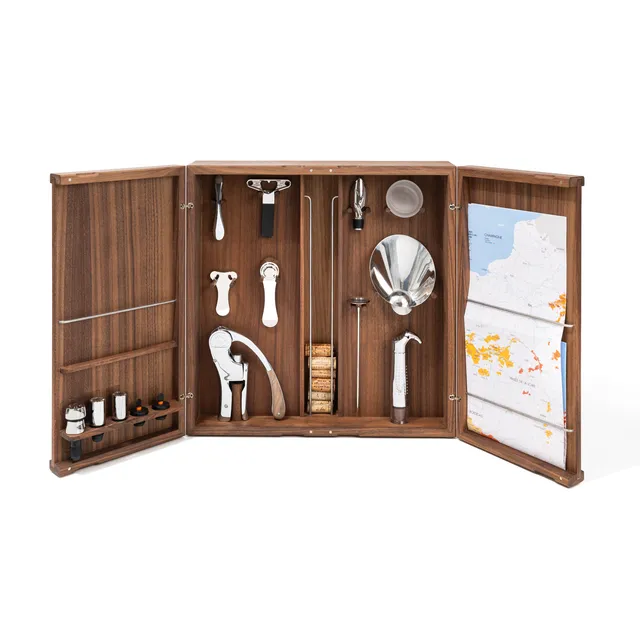 Architecture Intérieure du Vin Cabinet d’Oeno-Curiosités coffret noyer